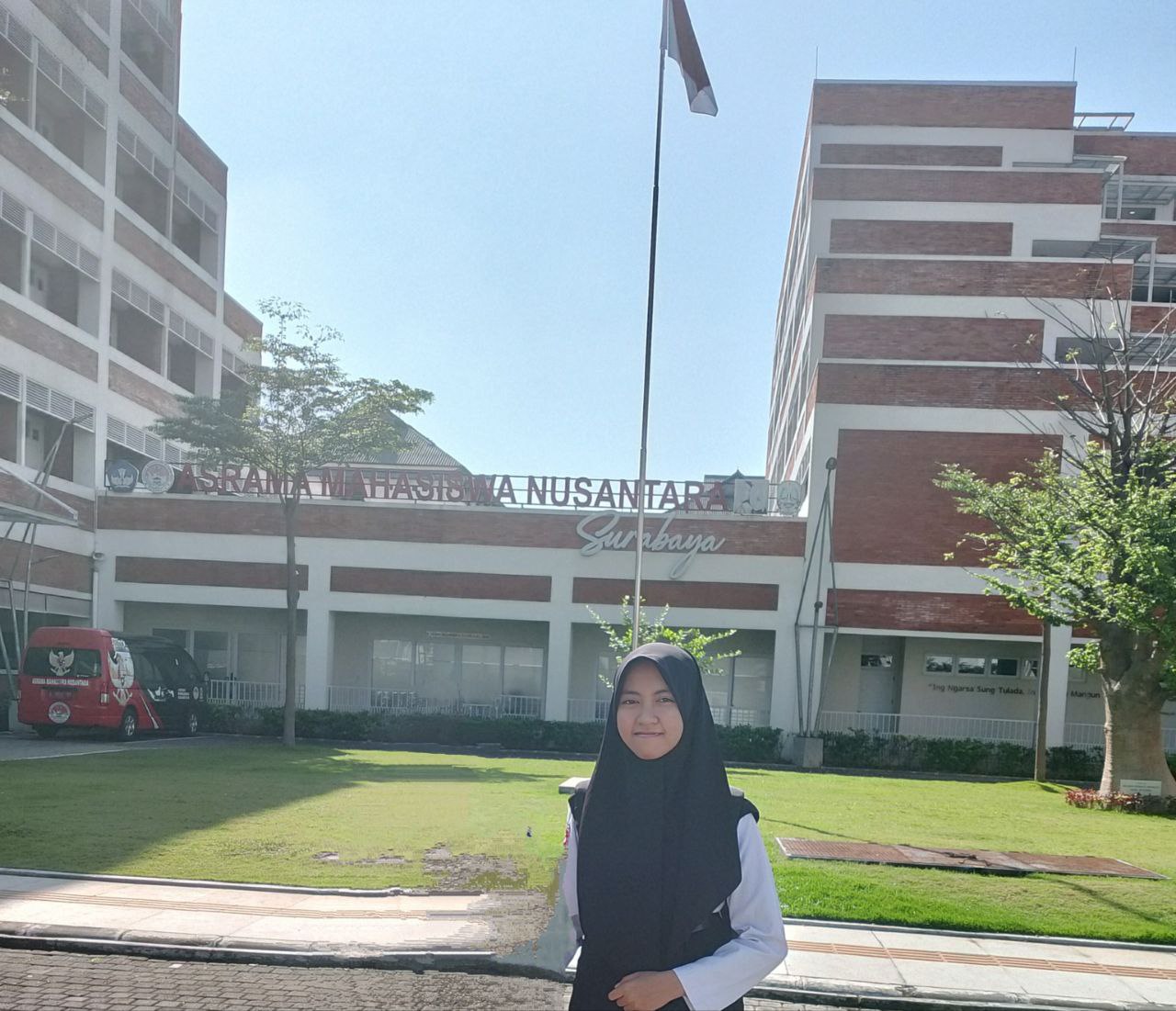 Sidqiana Azzahra, Santriwati MA ZAHA 1 Genggong Lolos Beasiswa Bergengsi AMN 2025